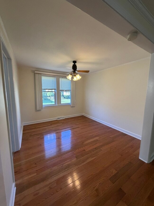 Building Photo - 4148 N Mobile Ave