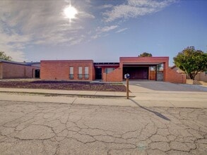 Building Photo - 665 N Banff Ave