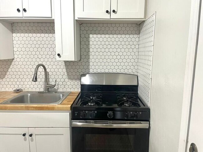 Foto del edificio - 3414 E Willard St
