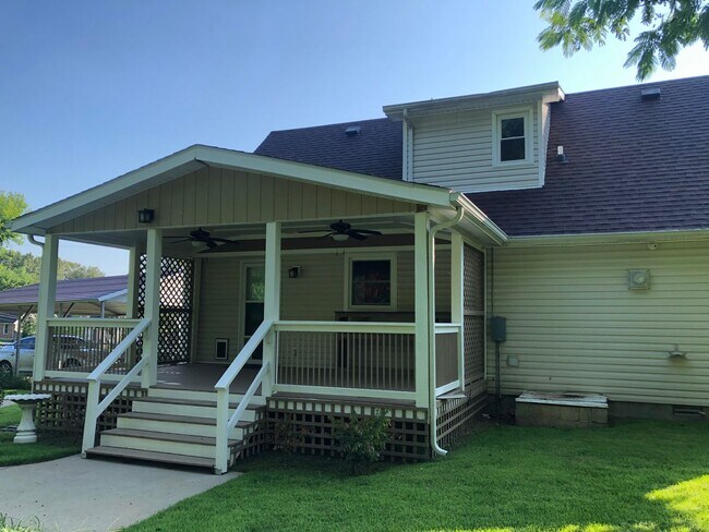 Foto del edificio - **CORNER LOT W PRIVACY WOODS**