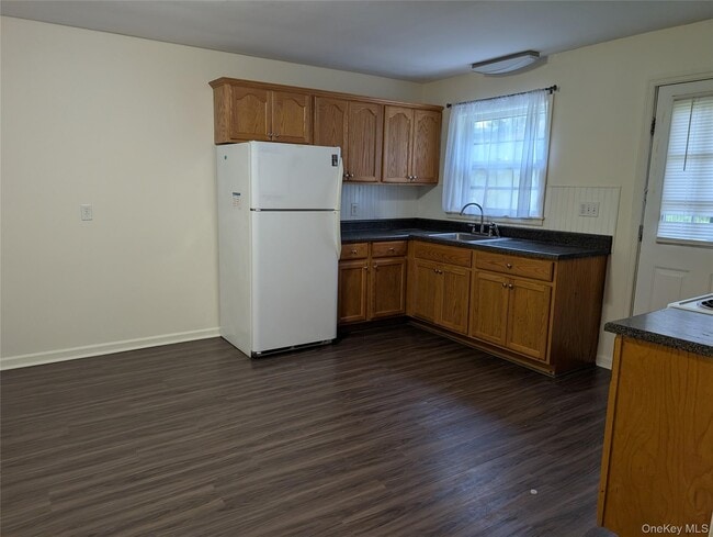 Building Photo - 33 E Vacation Dr