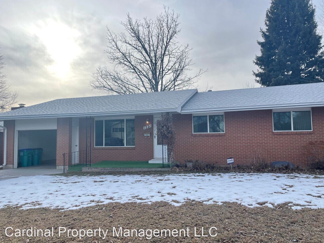Primary Photo - 3 br, 1.5 bath House - 1221 Springfield Dr