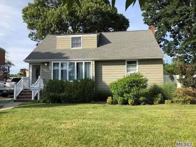 Primary Photo - 992 Woodcliff Dr