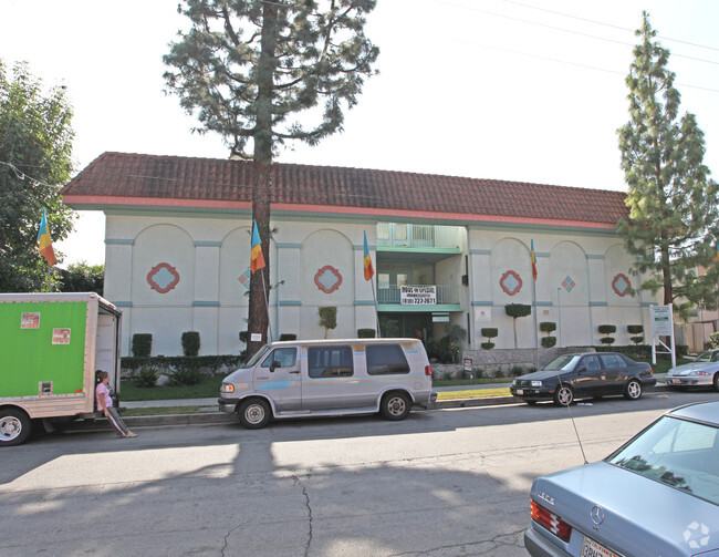 Foto del edificio - Canoga Plaza Apartments