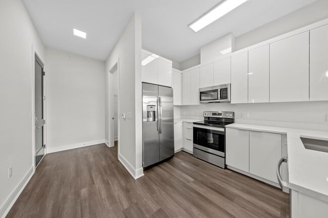 Building Photo - 121 34th St