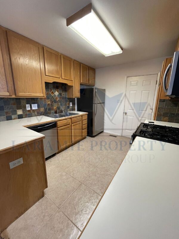 Foto del edificio - 4345 E Crow Dr