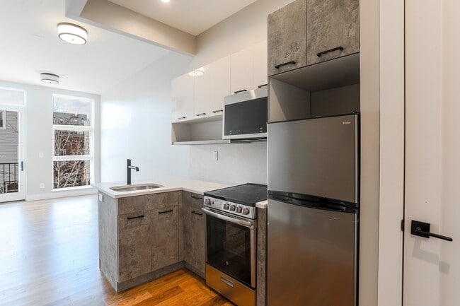 Building Photo - 1409 Bryant Ave