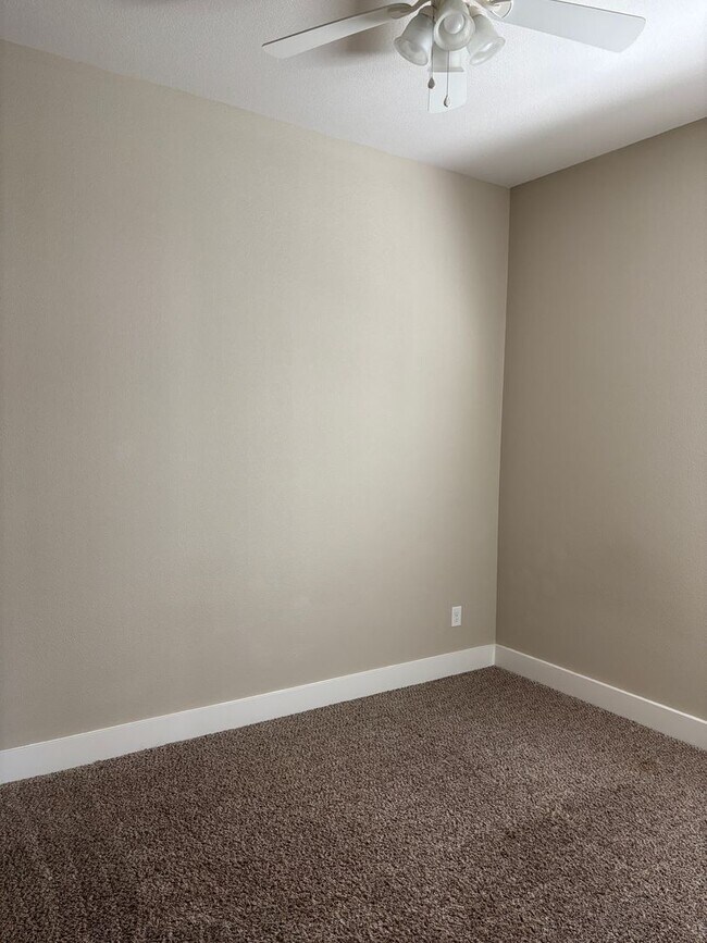 Foto del edificio - Colorful 2/2 Townhomes in Sherman! FREE MONTH!