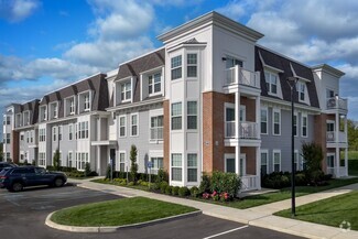 Building Photo - 89-203 Circle Dr