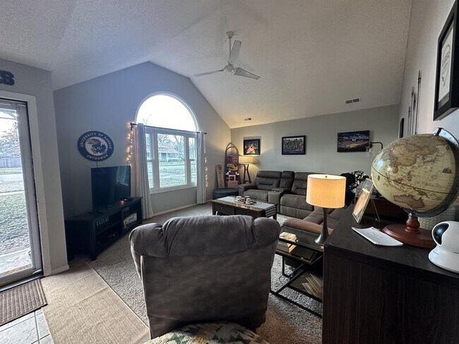 Building Photo - 2024 Massachusetts St