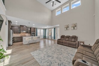 Building Photo - 2030 Woodland Pine Ct