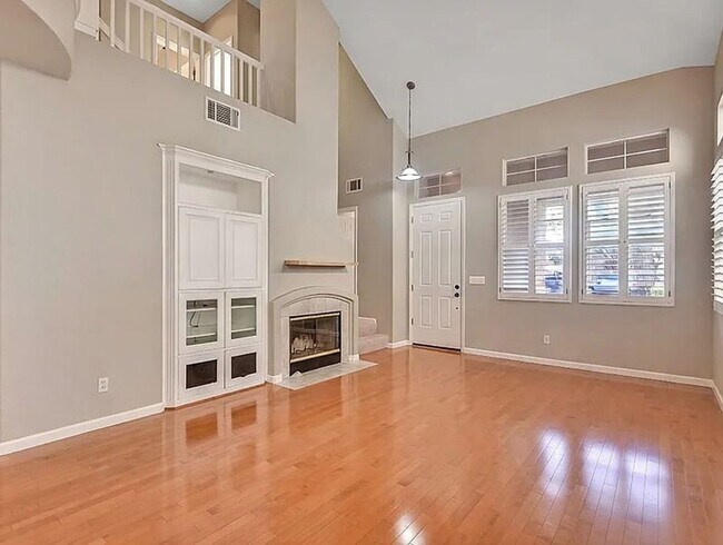 Foto del edificio - Beautiful Home in Highly Desirable Location