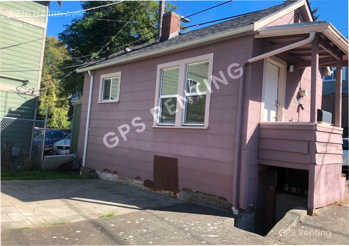 Primary Photo - 5236 1/2 11th Avenue NE-