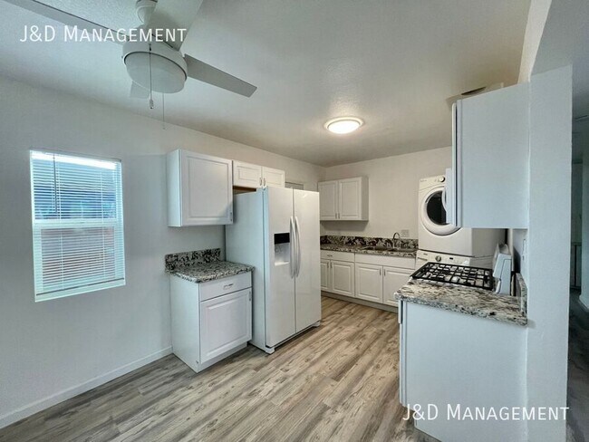 Foto del edificio - Gorgeous Duplex in City Heights!