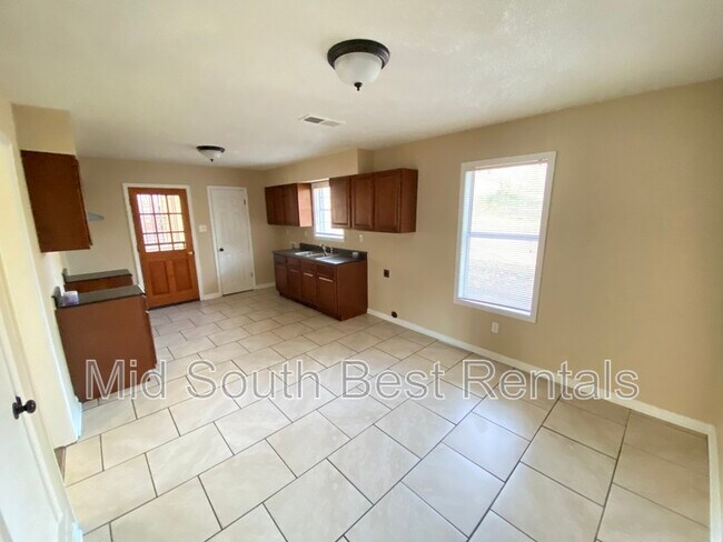 Foto del edificio - 5258 Broken Oak Dr