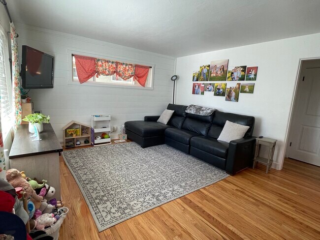 Building Photo - 1010 Sewell Dr