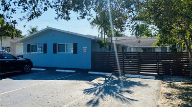 Building Photo - 808 NE 2nd St