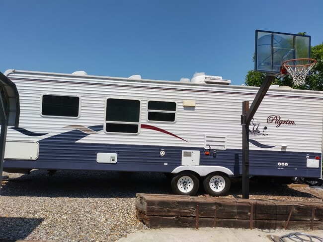 Building Photo - 403 Cook Rd