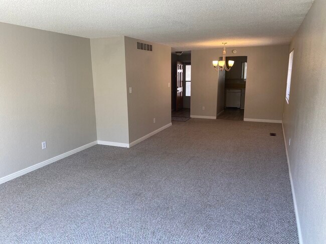 Foto del edificio - 2080 S Colorado Ave