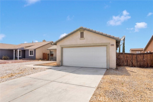 Building Photo - 15368 Ross Dr