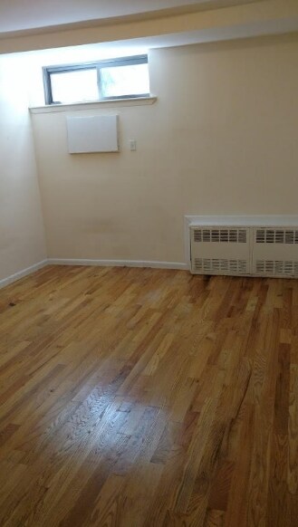 Primary Photo - 323 E 22nd St
