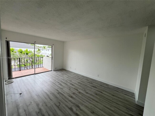 Building Photo - 8000 SW 81st Dr