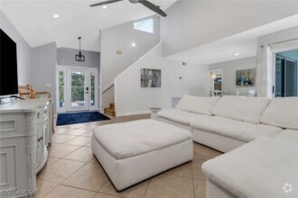 Building Photo - 1145 Jardin Dr