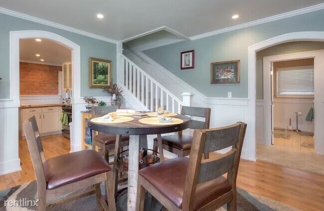 Foto del edificio - 3 br, 1 bath House - 301 North Montgomery ...