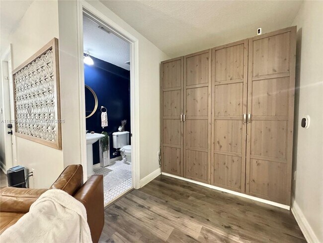 Foto del edificio - 1332 SW 2nd Ct