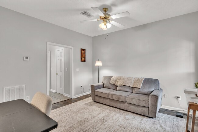 Foto del edificio - Lampkin Court