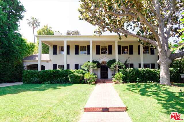 Foto principal - 1717 Chevy Chase Dr
