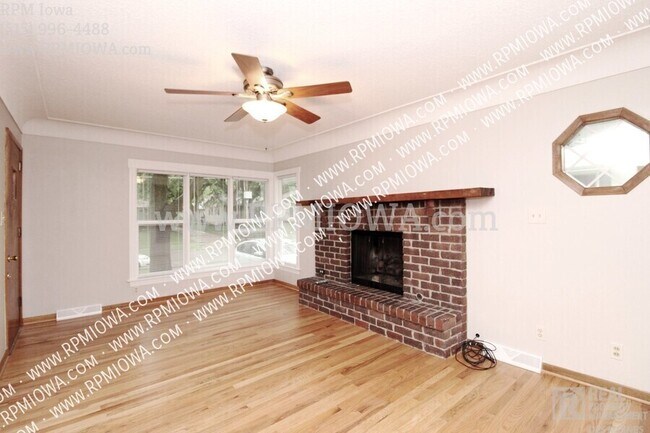 Foto del edificio - 4131 E 10th St