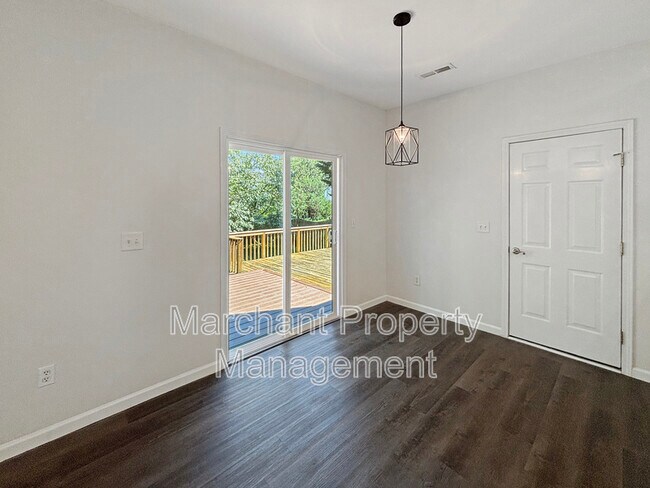 Foto del edificio - 110 Golden Crest Ct