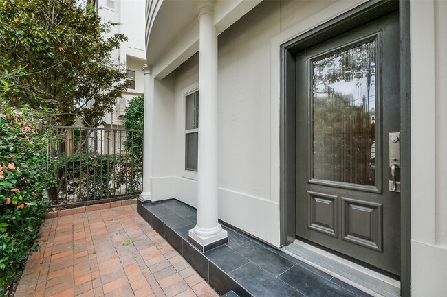 Building Photo - 2301 Park St