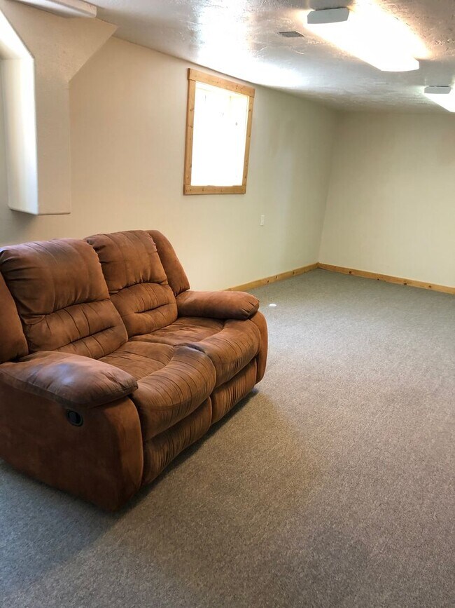 Building Photo - 2 BR apartment in Victor, ID electricity i...