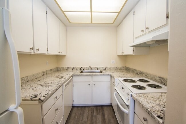 Interior Photo - Twelve Oaks Apartments