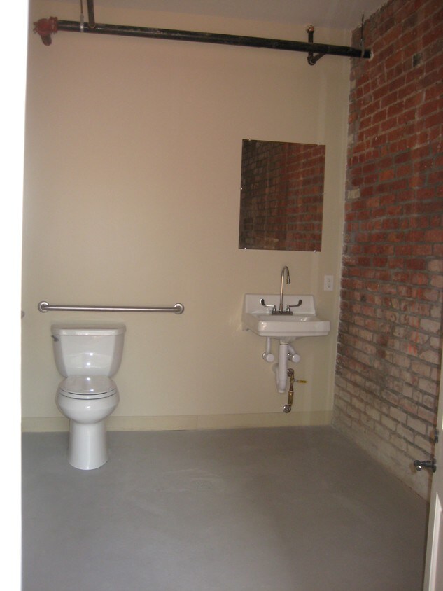 bathroom - 519 Iberville