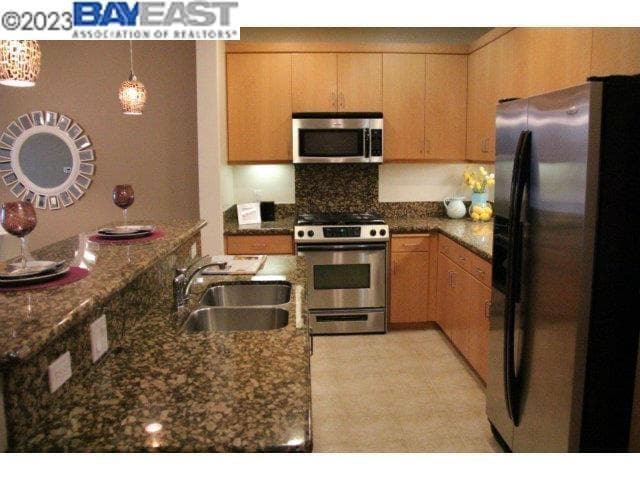 Building Photo - 1101 S Main St