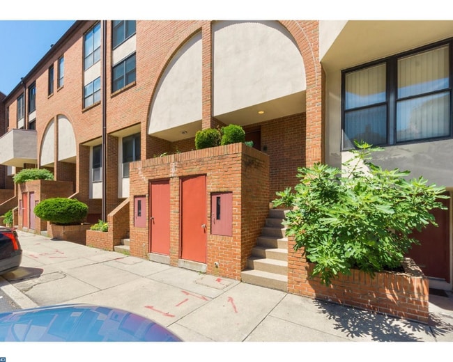 Building Photo - 230 N 22nd St