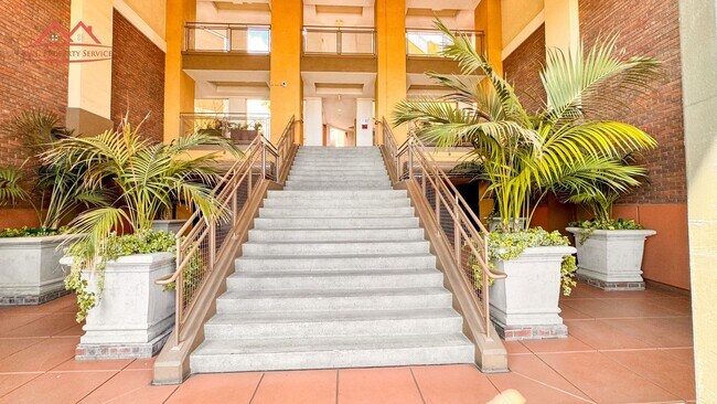 Building Photo - Charming 1 Bedroom/1 Bath Condo with Private Backyard & Double Parking Spaces