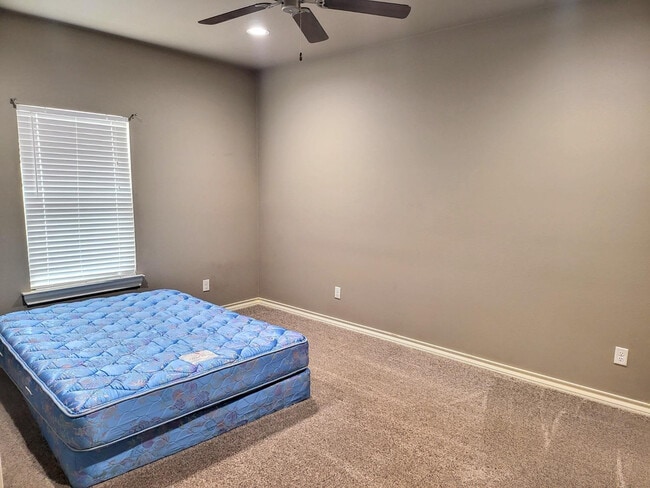 Foto del edificio - 2219 Quitman Ave