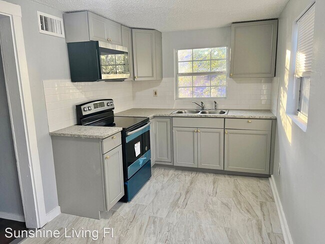 Building Photo - 3 br, 2 bath House - 5637 Dunmire Ave