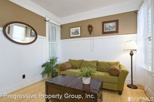 Building Photo - 2 br, 1 bath House - 37 Moss Street