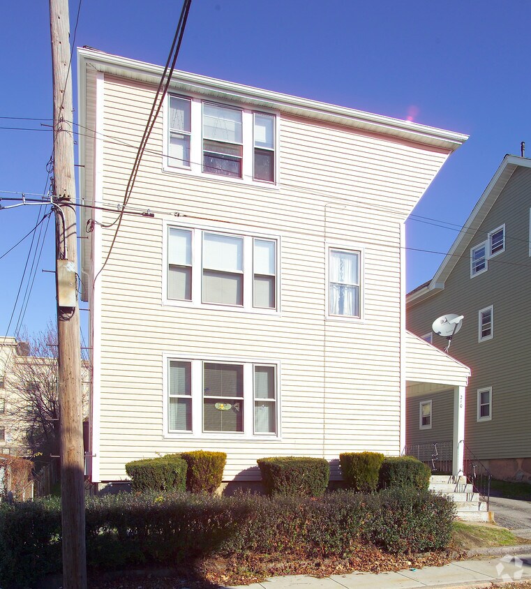 Building Photo - 210 Franklin St