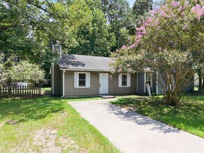 Building Photo - 406 Cedar Crk Dr