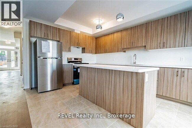 Building Photo - 77 Renfrew Trl