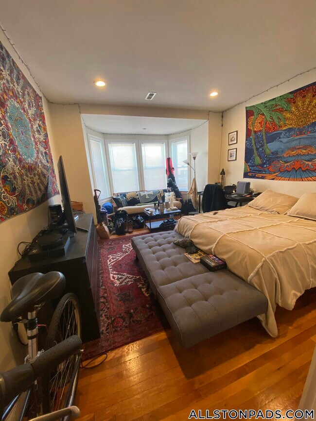 Foto del edificio - 130 Glenville Ave