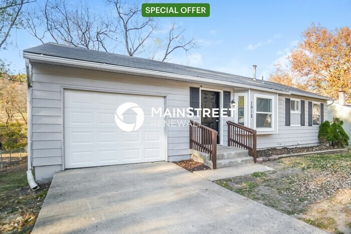Primary Photo - 3 Bedroom Pet-Friendly Home in INDEPENDENC...