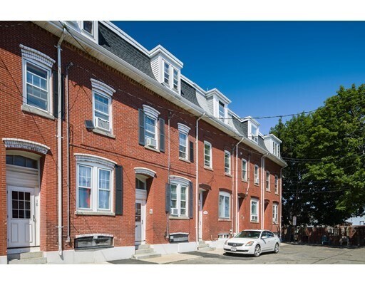 Primary Photo - 24 Front St