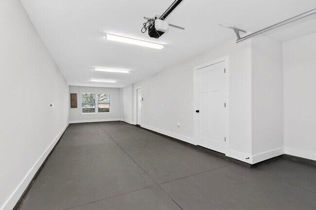 Building Photo - Brand New, Stunning 3BD/3.5BA Townhome on Graham w/ Full Bath on Top Floor! SUMMER SPECIAL! 50% O...